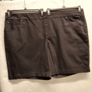 Love Ryan Plus Size Black Bermuda Shorts in Size 4X